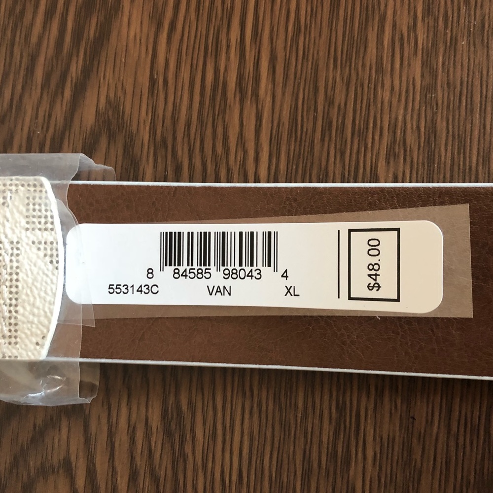 Michael Kors Vanilla/Gold X-Large Leather Belt - Picture 4 of 6